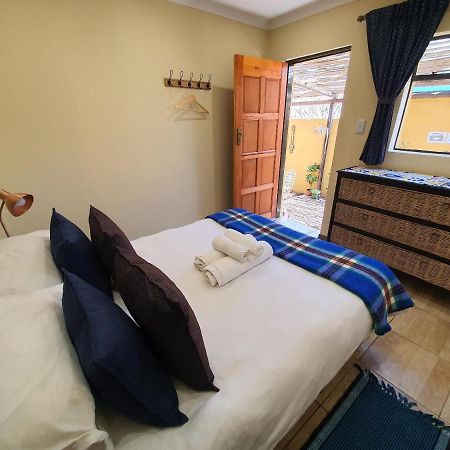 Хостел Lebo'S Soweto Backpackers Экстерьер фото