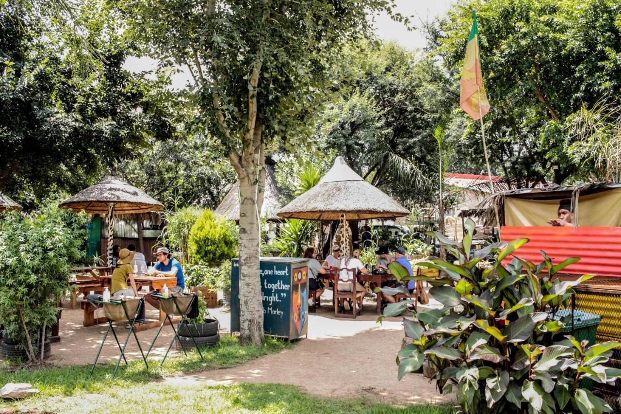 Хостел Lebo'S Soweto Backpackers Экстерьер фото