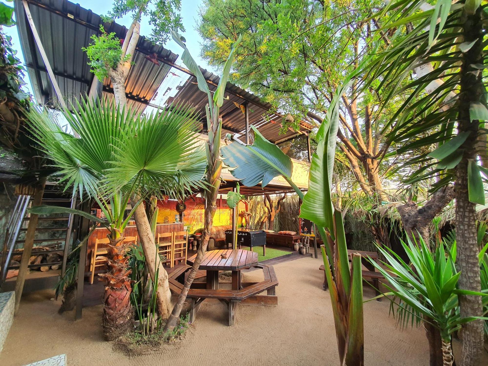 Хостел Lebo'S Soweto Backpackers Экстерьер фото
