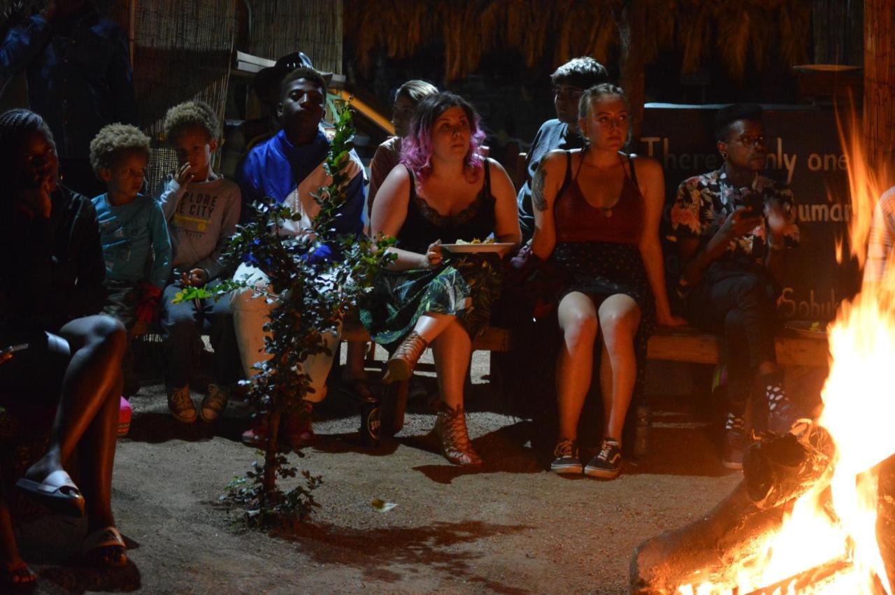 Хостел Lebo'S Soweto Backpackers Экстерьер фото