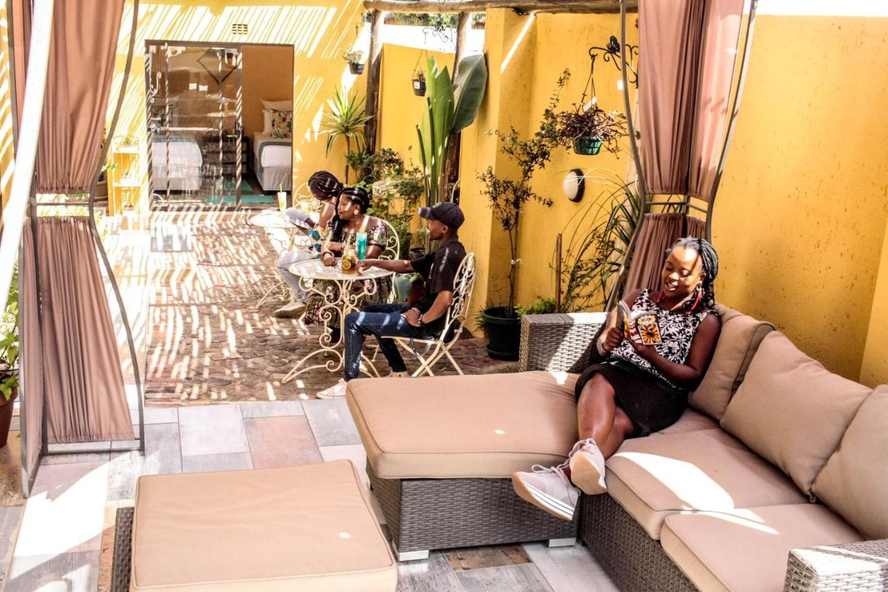 Хостел Lebo'S Soweto Backpackers Экстерьер фото
