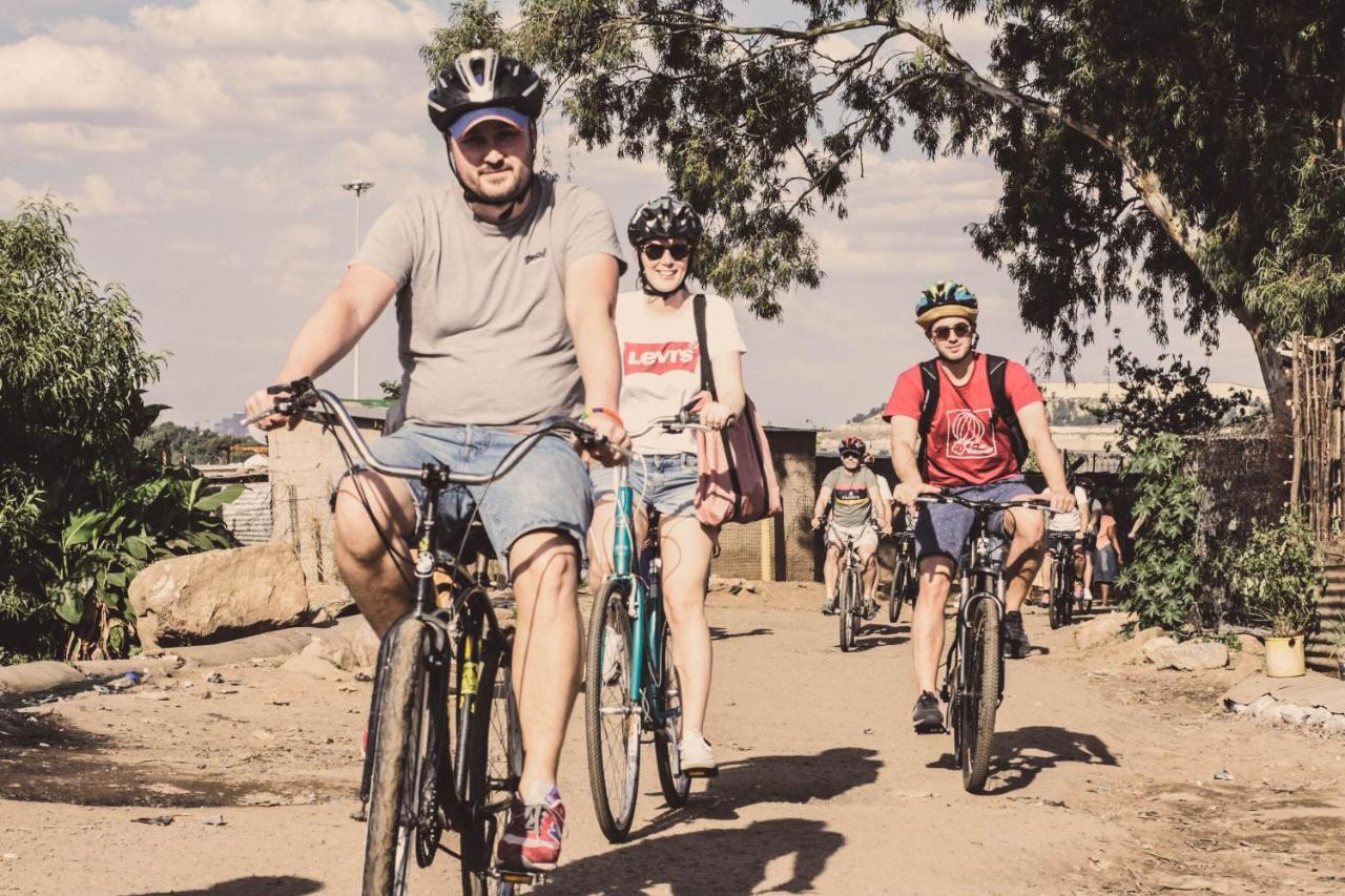 Хостел Lebo'S Soweto Backpackers Экстерьер фото