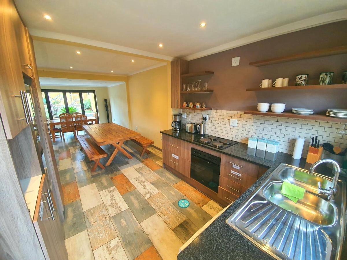 Хостел Lebo'S Soweto Backpackers Экстерьер фото