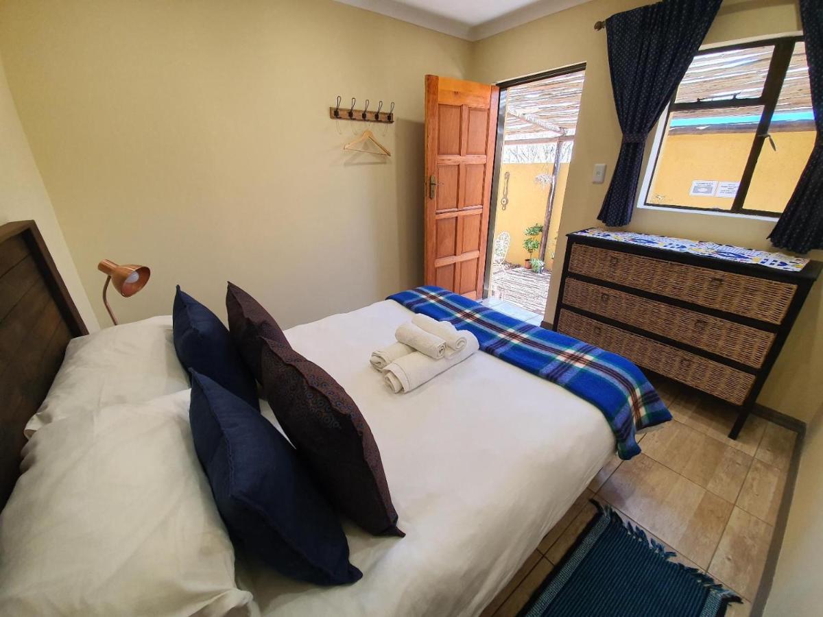 Хостел Lebo'S Soweto Backpackers Экстерьер фото